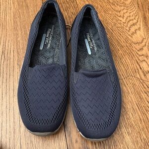 Skechers Women's Navy Slip-On Athletic Shoes EUC